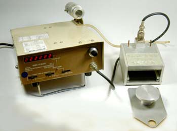 Scaler Eberline MS3, con sonda proporzionale Ludlum 120 per l'analisi di campioni.