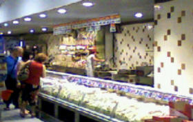 salumi e formaggi di Sicilia al supermarket