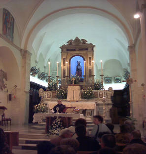 IL Santuario di San Matteo con la famosa Abbazia, da cui ha origine l'olio benedetto dei malati