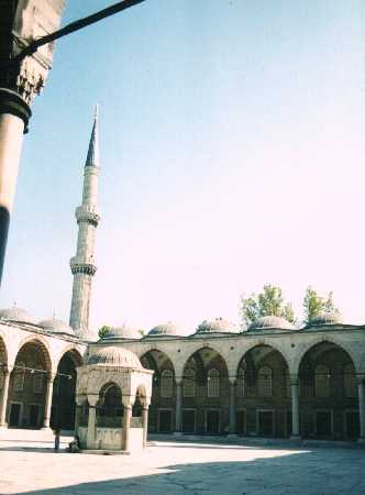 Cortile moschea blu