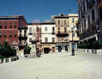 piazza Azuni