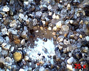 Avvistata la micro sfera questa viene isolata dal resto della sabbia.