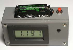 Voltmetro digitale autoalimentato