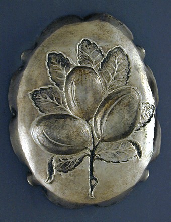  lower face of embossing sweetmeat dish