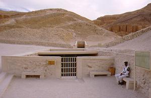 KV 62  tomb entrance
