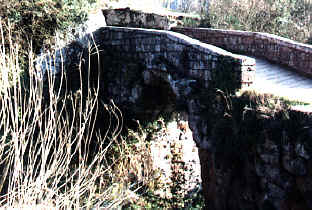 Ponte della Rocca (Ponte etrusco del II sec. a. C.)