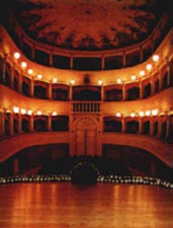 Interno del Teatro Accademia dei Coraggiosi, rimesso a nuovo dopo un lungo restauro.